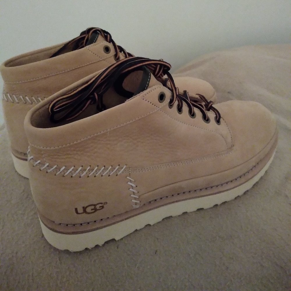 UGG Campfire Trail Nubuck Men's Boots SZ 11 NEW